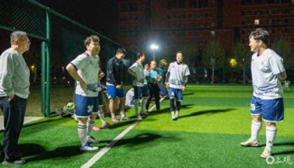 开云app-“这个‘大家伙’，大家都想聊几句”|足球|胡少杰|建设者|枢纽|解放日报_新浪体育_新浪新闻